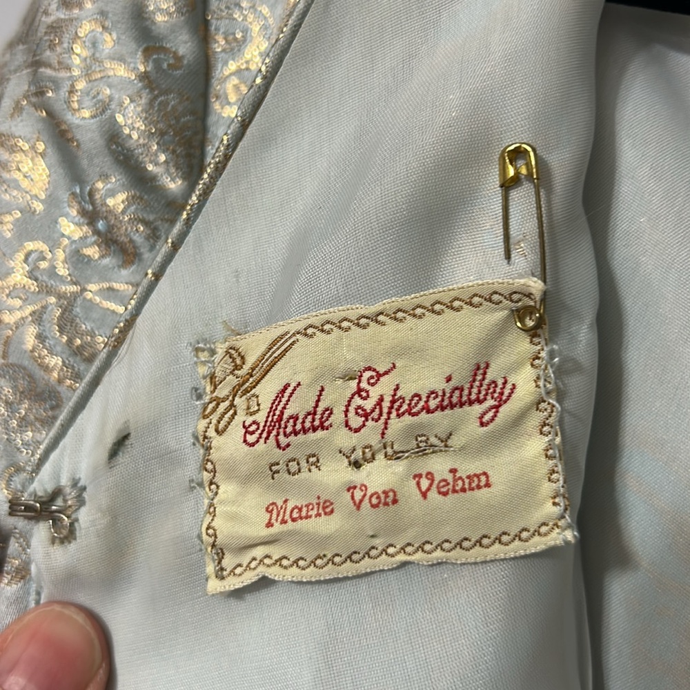 Vintage 1960s Marie Von Vehm Silver Brocade Cocktail Dress w/ Rose Detail Small - Picture 5 of 6